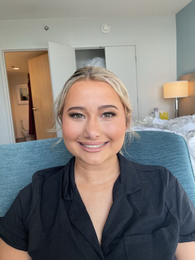 Bronzed glam with winged liner
